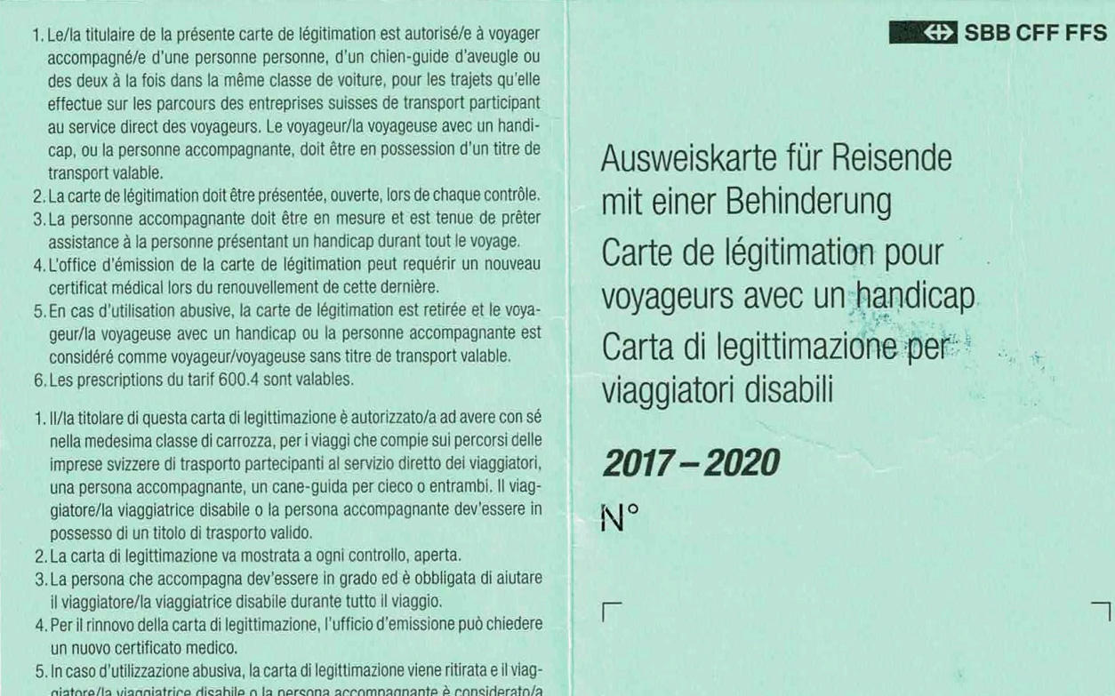 Foto von grüner Ausweiskarte