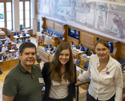 Das PR-Team von links: Victor Senn, Öffentlichkeitsarbeit IGGH, Tanja Krebedünkel, Public Relations SGB-FSS, Brigitte Schökle, Geschäftsführerin IGGH. Nicht im Bild ist André Marty, Public Relations SGB-FSS.